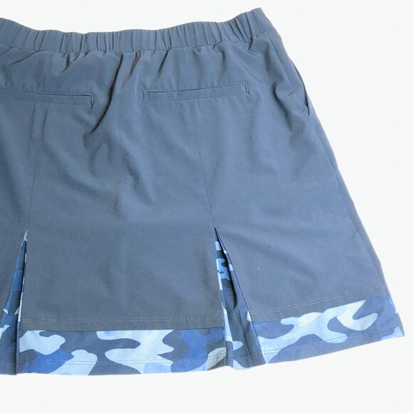 Share Chico's Zynergy Golf / Tennis Skort / Skirt, Dark Navy/Blue Camo, size 6 - Picture 1 of 3